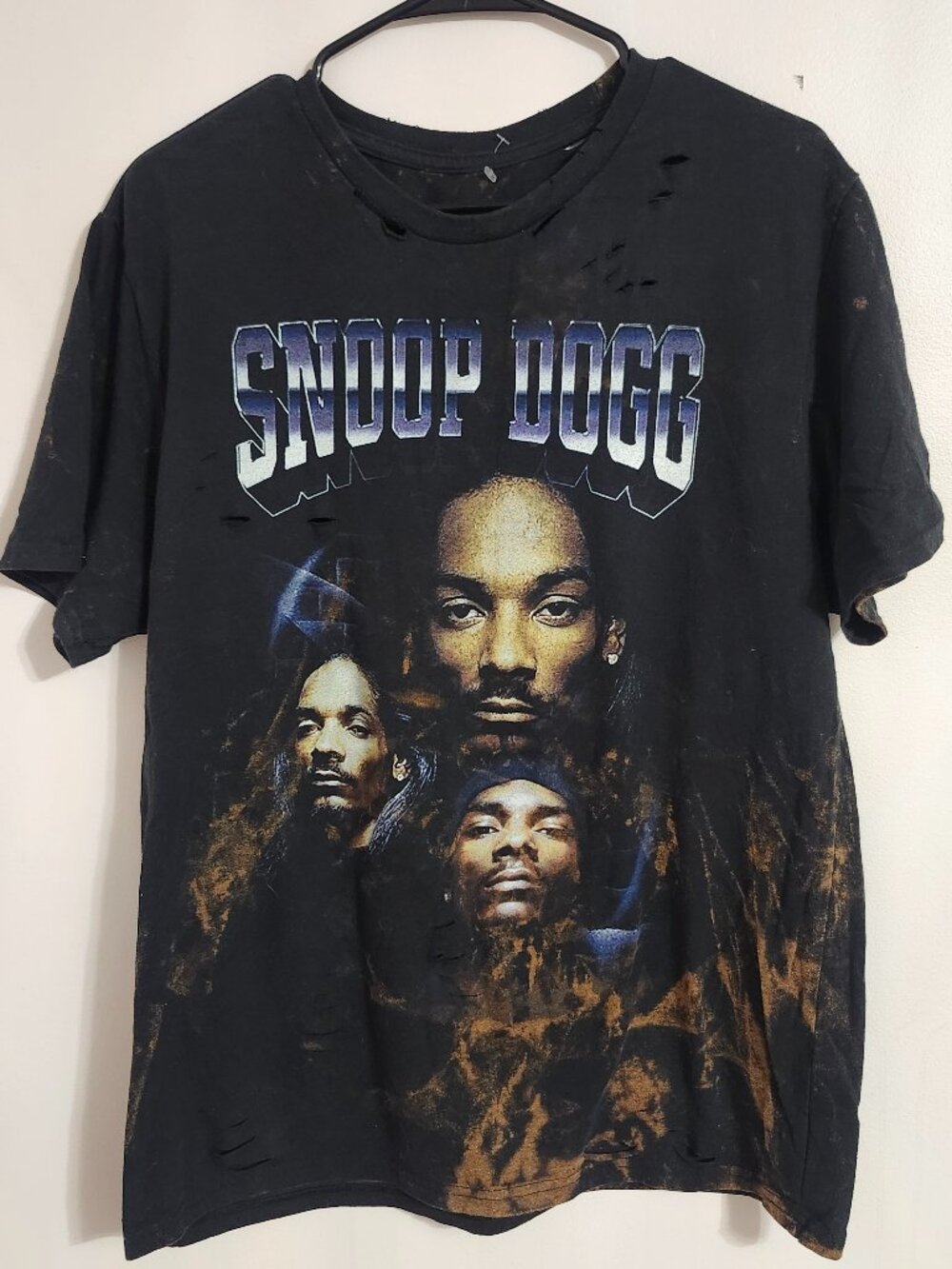 Bleached and distressed Snoop Dogg shirt size L